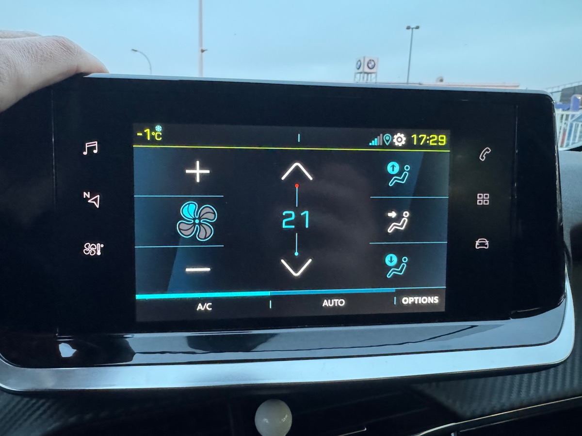 Peugeot 208 136 ch | Style | Démarrage sans clé | Régulateur de vitesse | Peugeot i-Cockpit