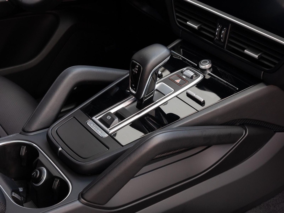 Porsche Cayenne COUPE E-HYBRID 462 FULL