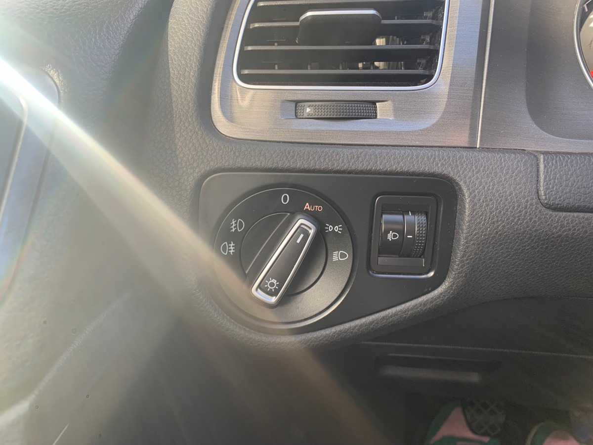 Volkswagen GOLF 7 105 ch | Confortline | Toit ouvrant | Régulateur de vitesse | Radar avant et arriére