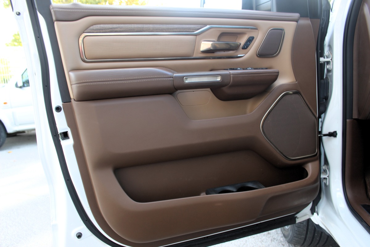 Dodge RAM CREW CAB 1500 5.7 V8 396 ch LARAMIE EDITION LONGHORN / RAM BOX / CARPLAY / ATTELAGE / E85