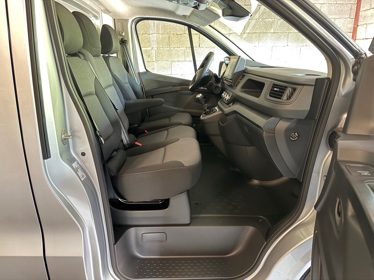 RENAULT Trafic L1H1 ADVANCED 3T Blue dci 150