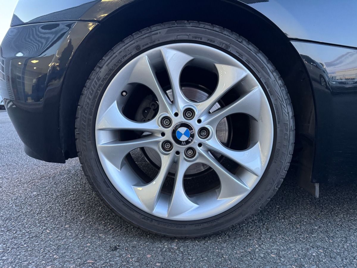 Bmw Z4 3.0si 265 ch | GPS | Volant et pommeau de vitesse M | Jantes 18'' | Climatisation | Cuir