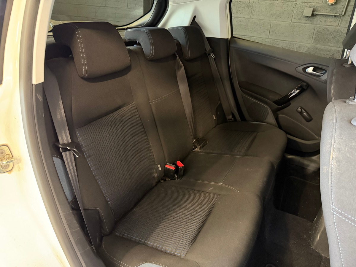 Peugeot 208 1.6 vti Boite Automatique / Moteur à chaîne