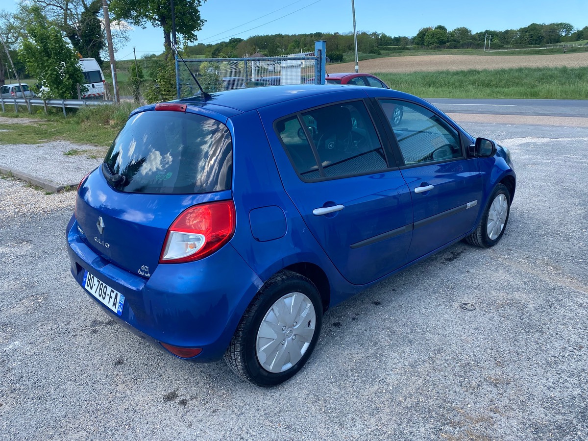 RENAULT Clio 3 phase 2 1.5 dci 75cv 2011 199170km