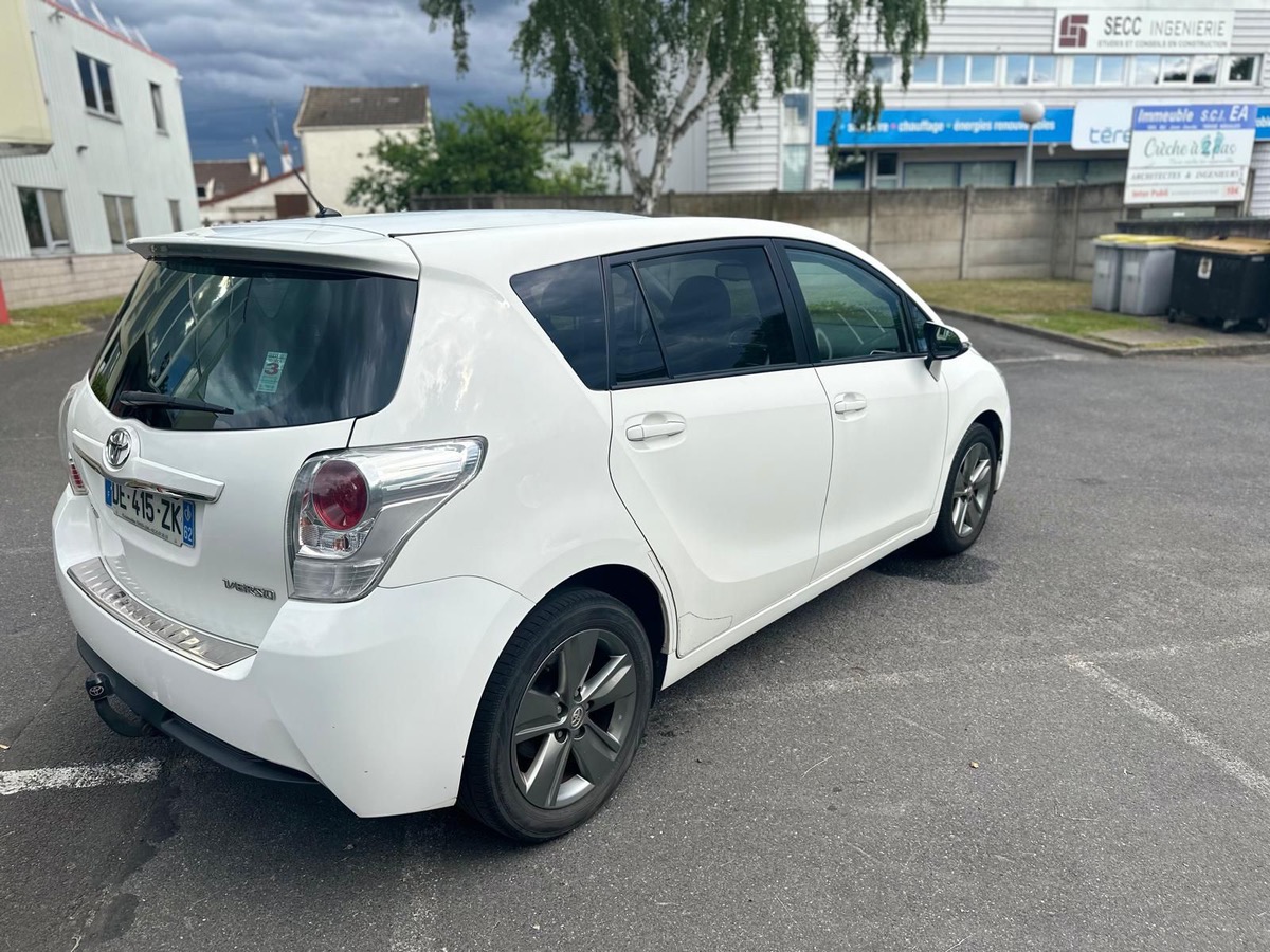Toyota Verso D-4D 126 4X  sans frais CBLue
