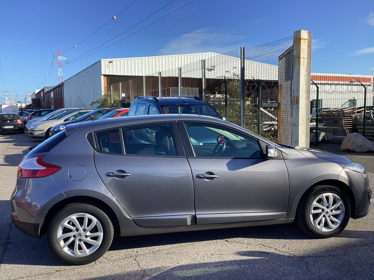 RENAULT Megane 1.2 Paris