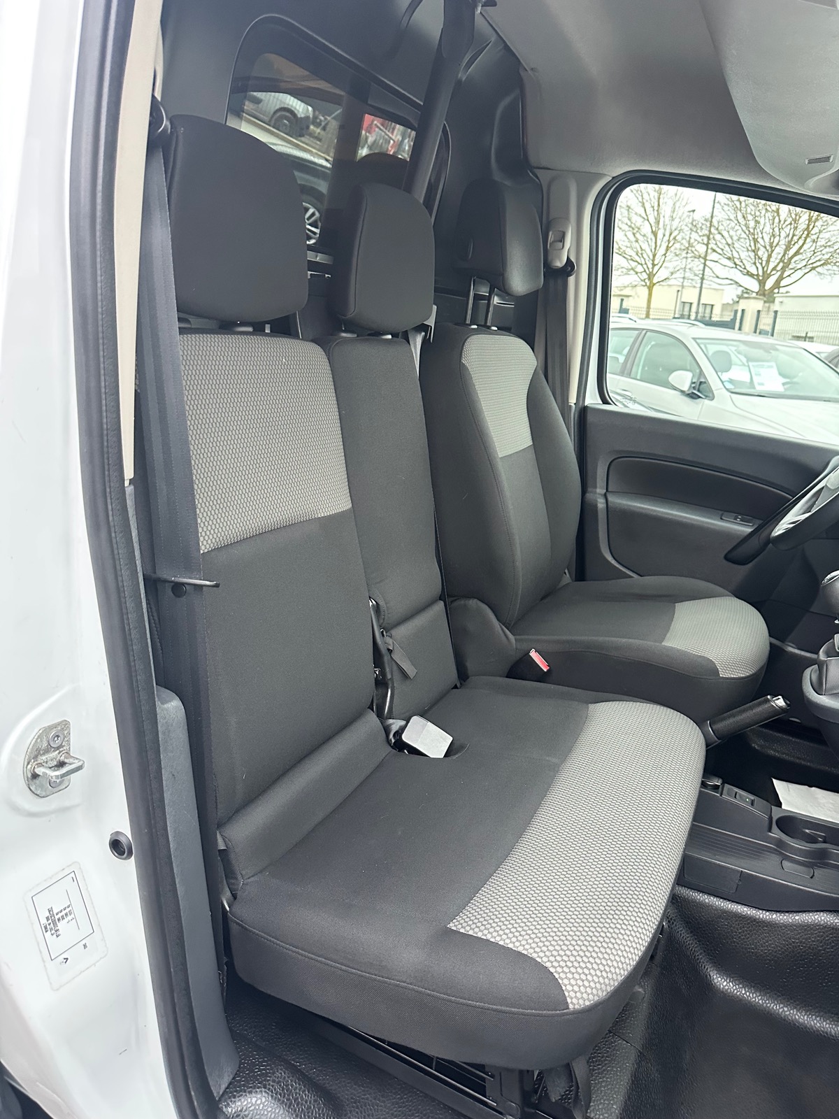 RENAULT Kangoo 1.5 BDCI 95CH EXTRA RLINK 3PLACES / PRIX HORS TAXE