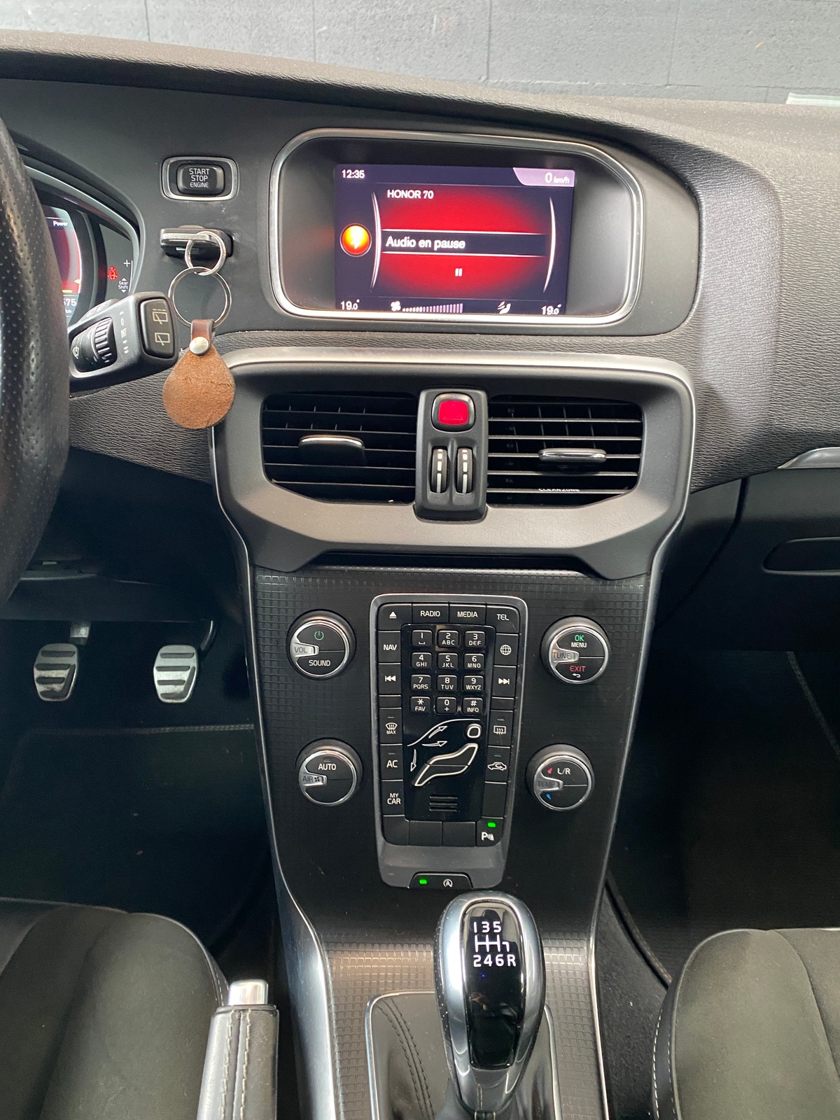 Volvo V40 T2 R design