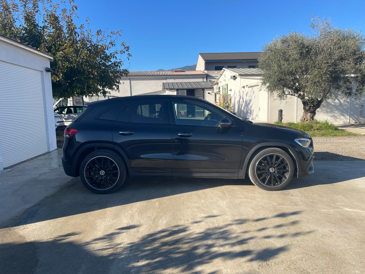 Mercedes Benz GLA 200 AMG