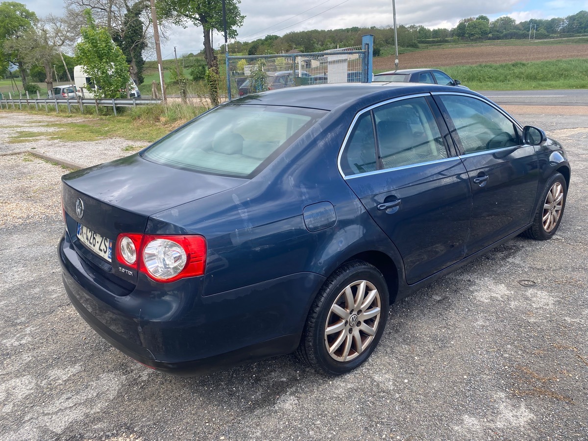 Volkswagen Jetta 2.0 tdi 140cv boite auto DSG 209150km
