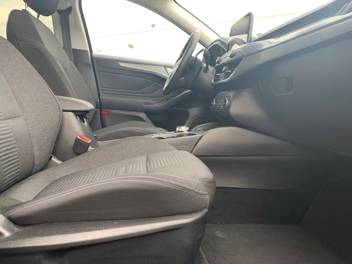 Ford FOCUS SW ACTIVE | ENTRETIENS CONSTRUCTEUR