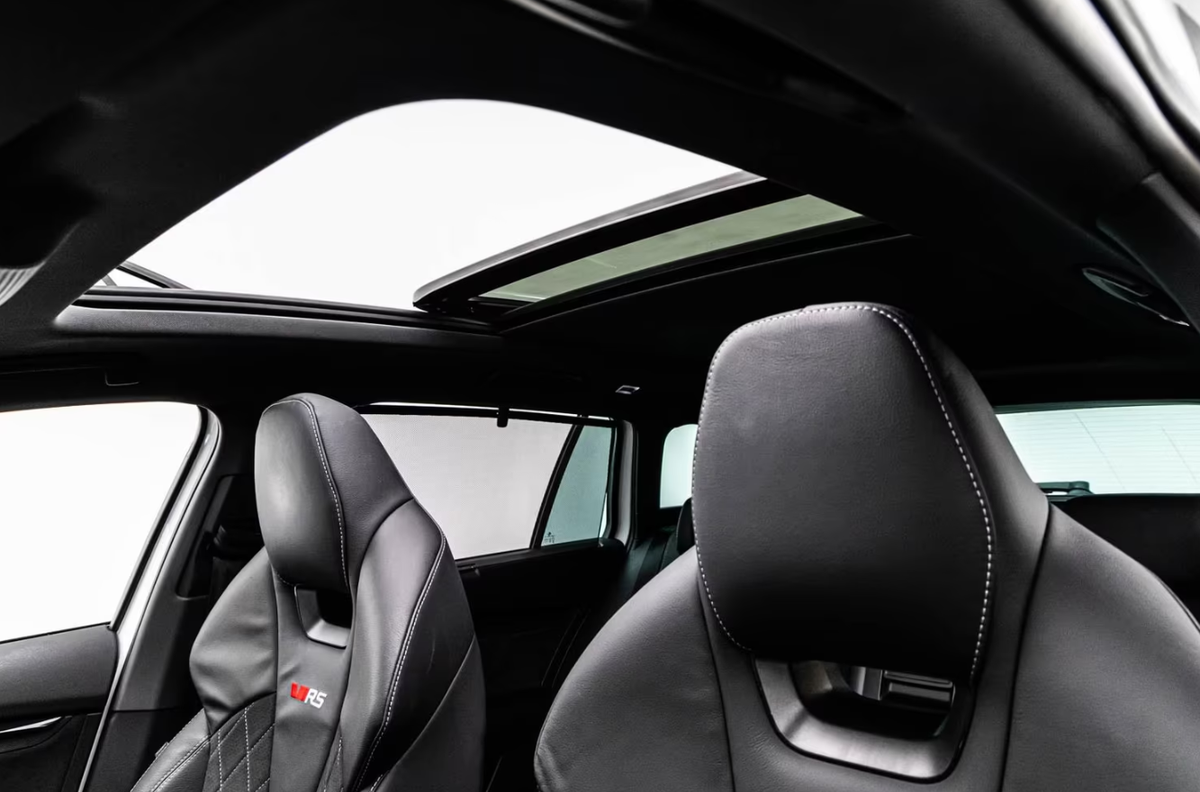 Skoda Octavia Combi 2.0 TDI 200ch RS DSG7/Toit ouvrant/Attelage/VO Allemand/Malus 250e