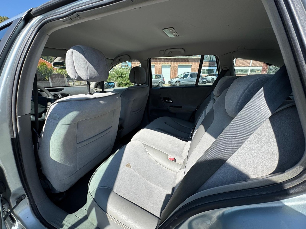 RENAULT Laguna 2.0 IDE 140 - BREAK PRIVILEGE - DISTRIBUTION NEUVE - GARANTIE