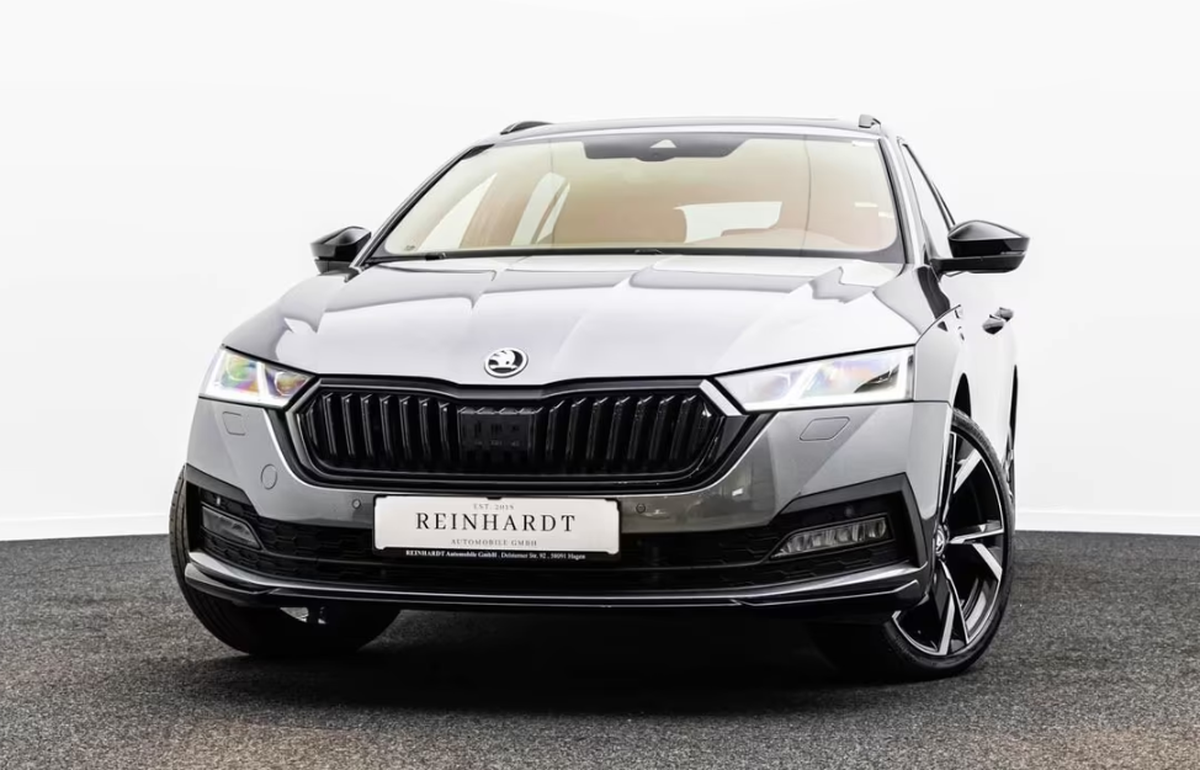 Skoda Octavia Combi IV 1.4 TSI PHEV iV 204ch Sportline DSG6e Hybride/Toit ouvrant/Feux matrix