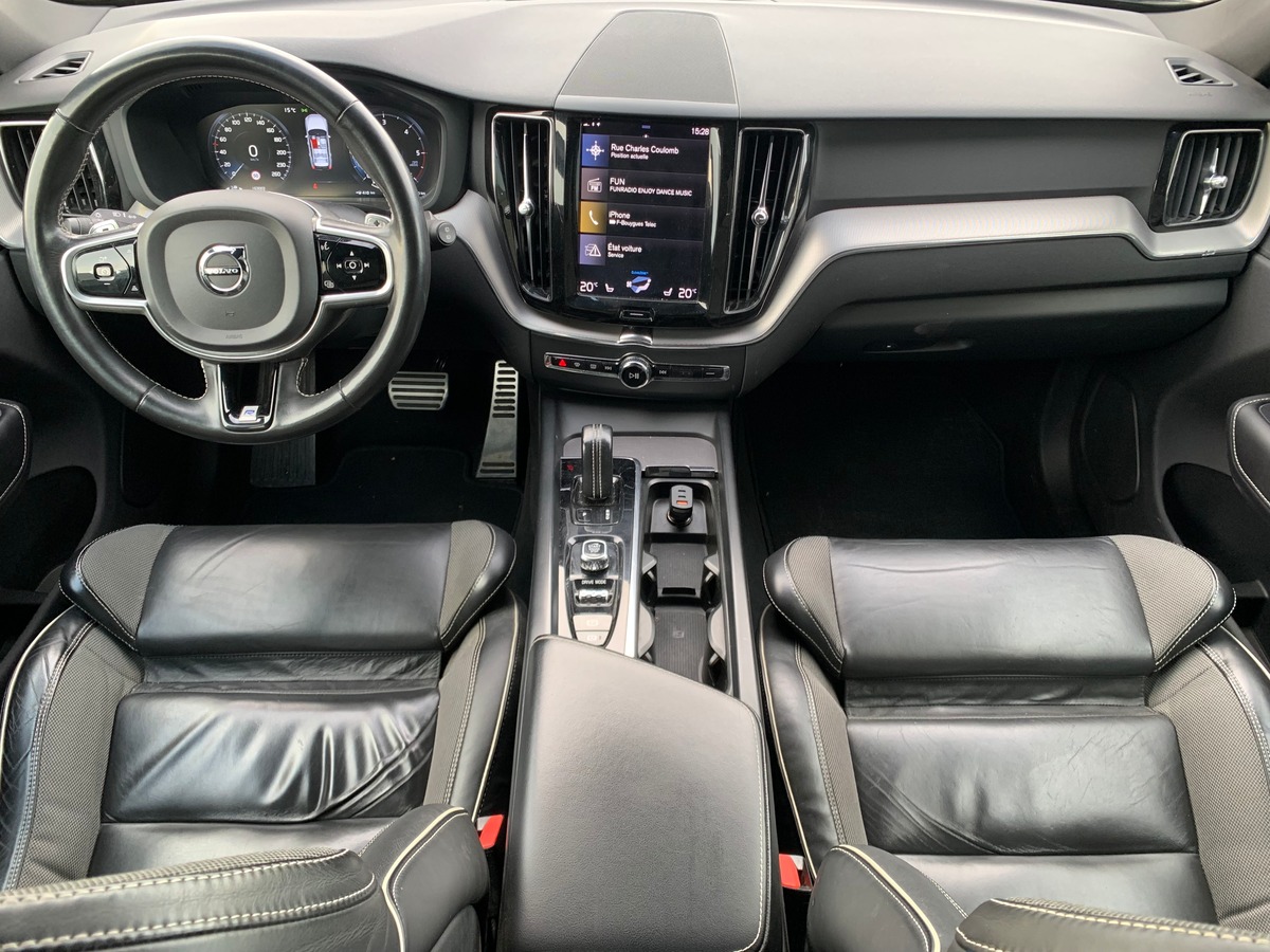 Volvo XC60 197 ch | R-design | Châssis Sport | Jantes Alu 21'' | Sièges Sport | Coffre électrique