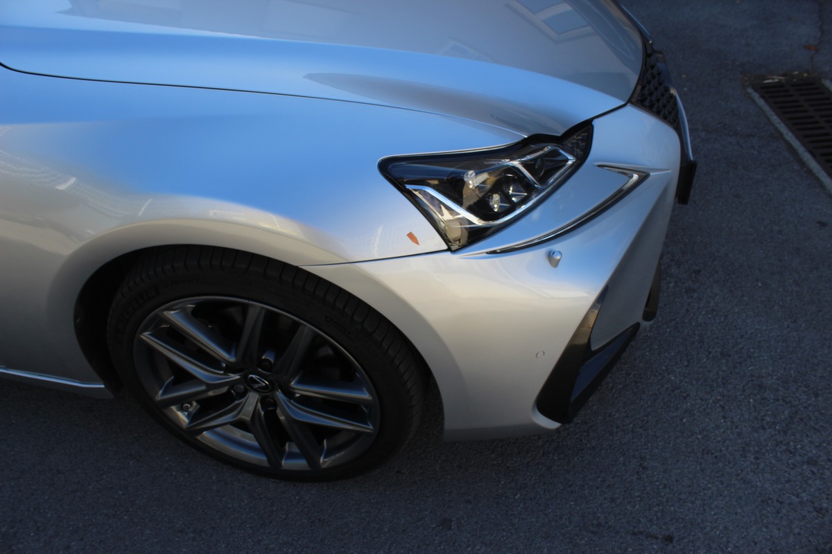 Lexus IS III (2) 300H F SPORT EXECUTIVE  FULL OPTIONS + CARPLAY / ENTRETIEN LEXUS / 2ème MAIN
