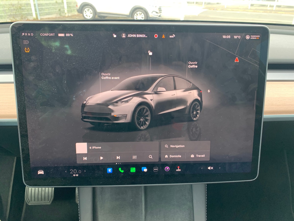 Tesla Model Y 275 chevaux | Premiére MAIN | Standard | Toit panoramique | Cuir | Siéges électriques