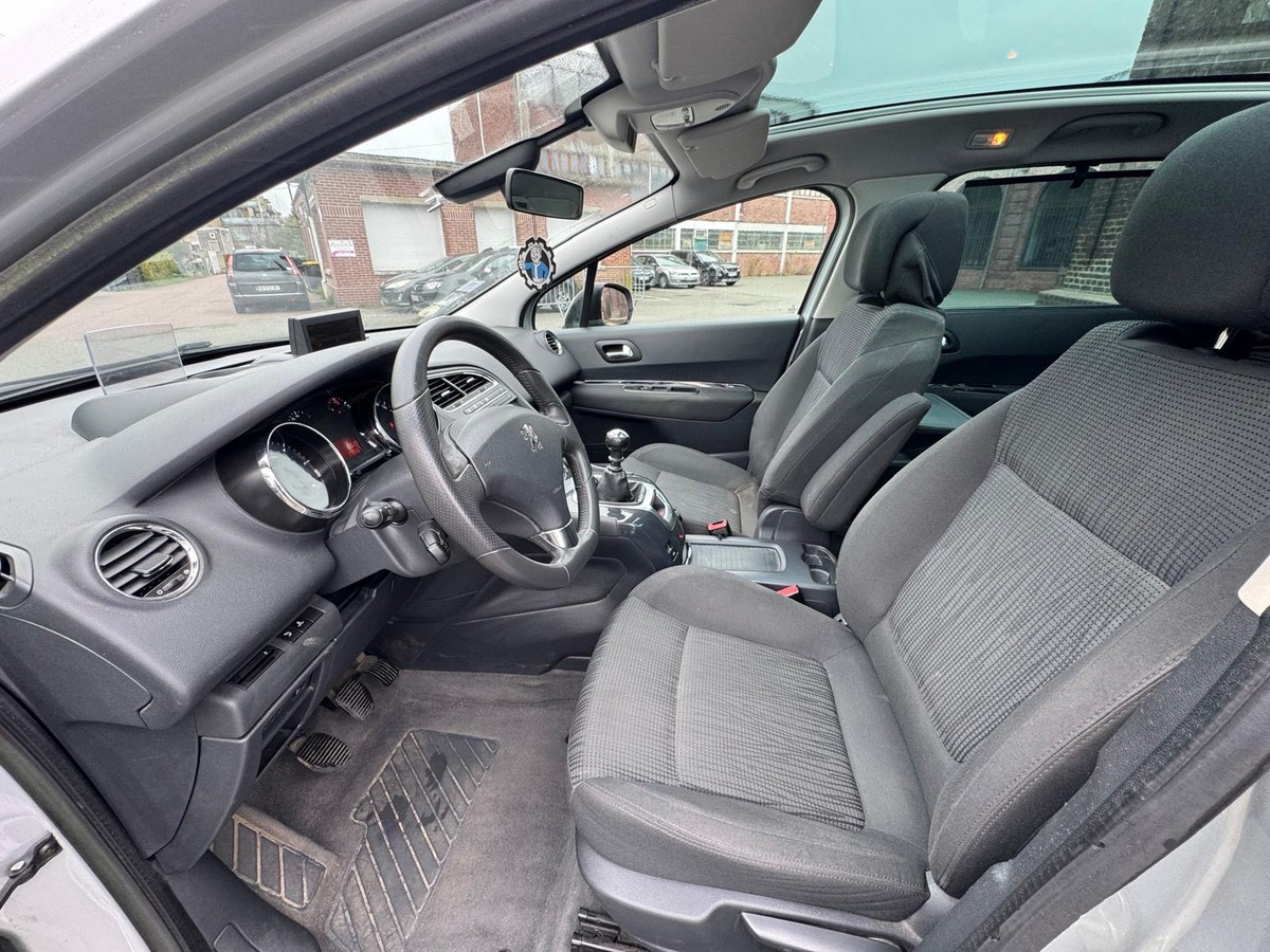 Peugeot 5008 1.6 hdi 110cv 7 places Family - Garantie