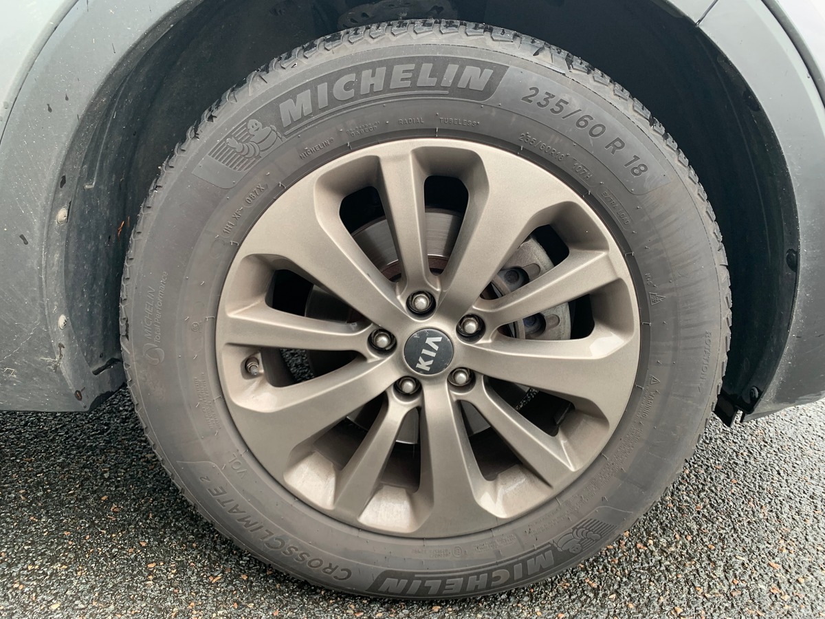 Kia Sorento 200 ch | Premium | 7 Places | AWD | Toit ouvrant panoramique | GPS | Régulateur vitesse