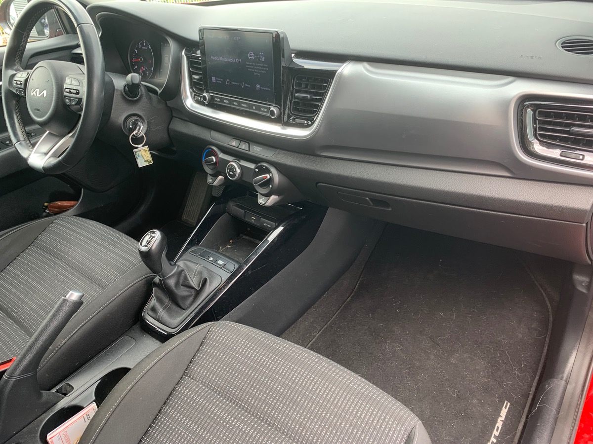 Kia Stonic 120 ch | Active | Caméra recul | Apple Car Play | Entretiens et Garantie constructeur