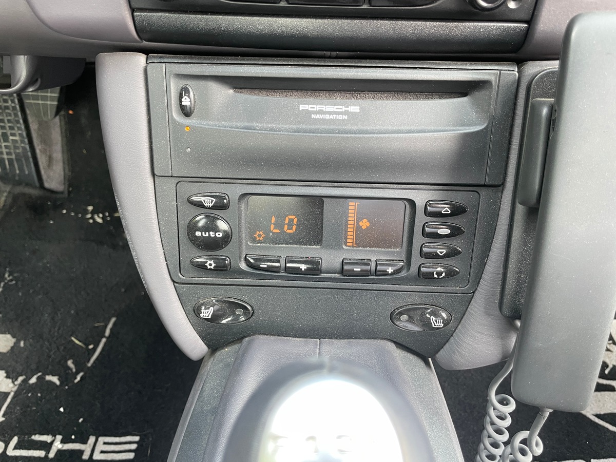 Porsche 911 Carrera coupé (996) 3.4L 301 CH