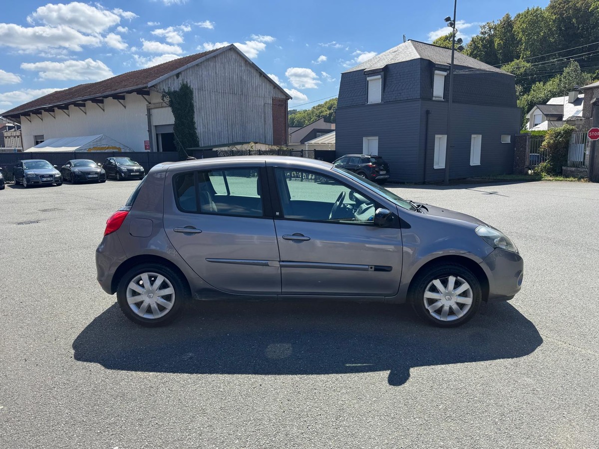 RENAULT Clio III 1.2 75ch 5portes Edition 20 ans - Garantie