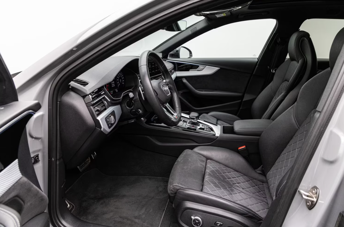 Audi RS4 V 2.9 V6 TFSI 450ch quattro tiptronic 8