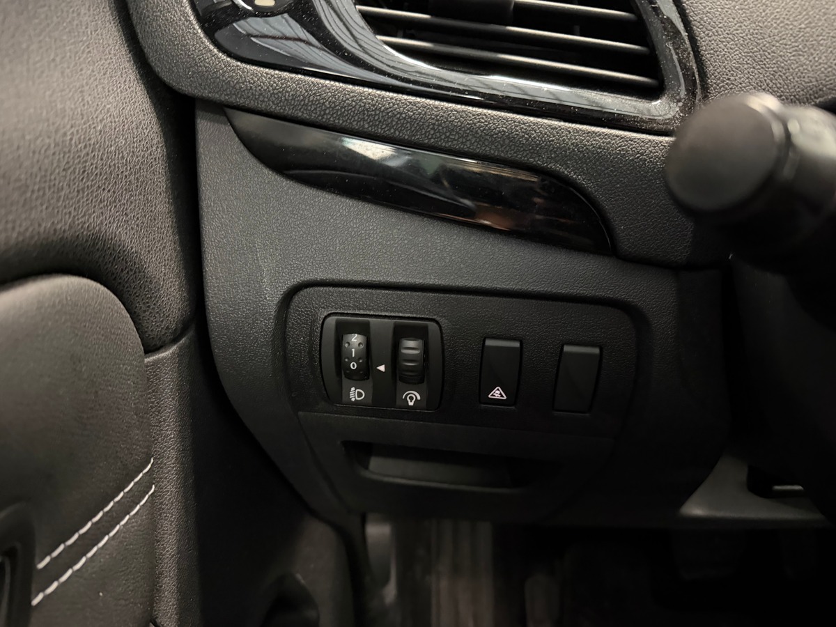 RENAULT Megane Scenic 1.9 dci EDC Bose 1ere Main / Kit distribution Ok