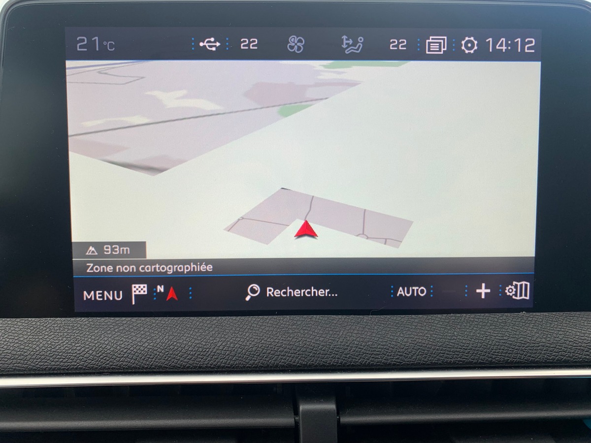 Peugeot 3008 130 ch | Allure | Toit ouvrant panoramique | Caméra recul | Attelage | Apple car play