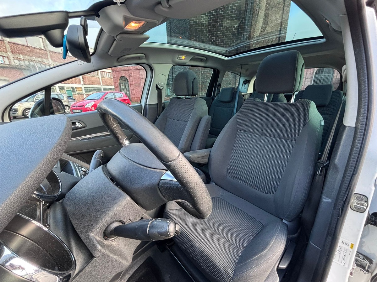 Peugeot 5008 1.6 HDi Allure 7 Places - Attelage - Révisé - Garantie