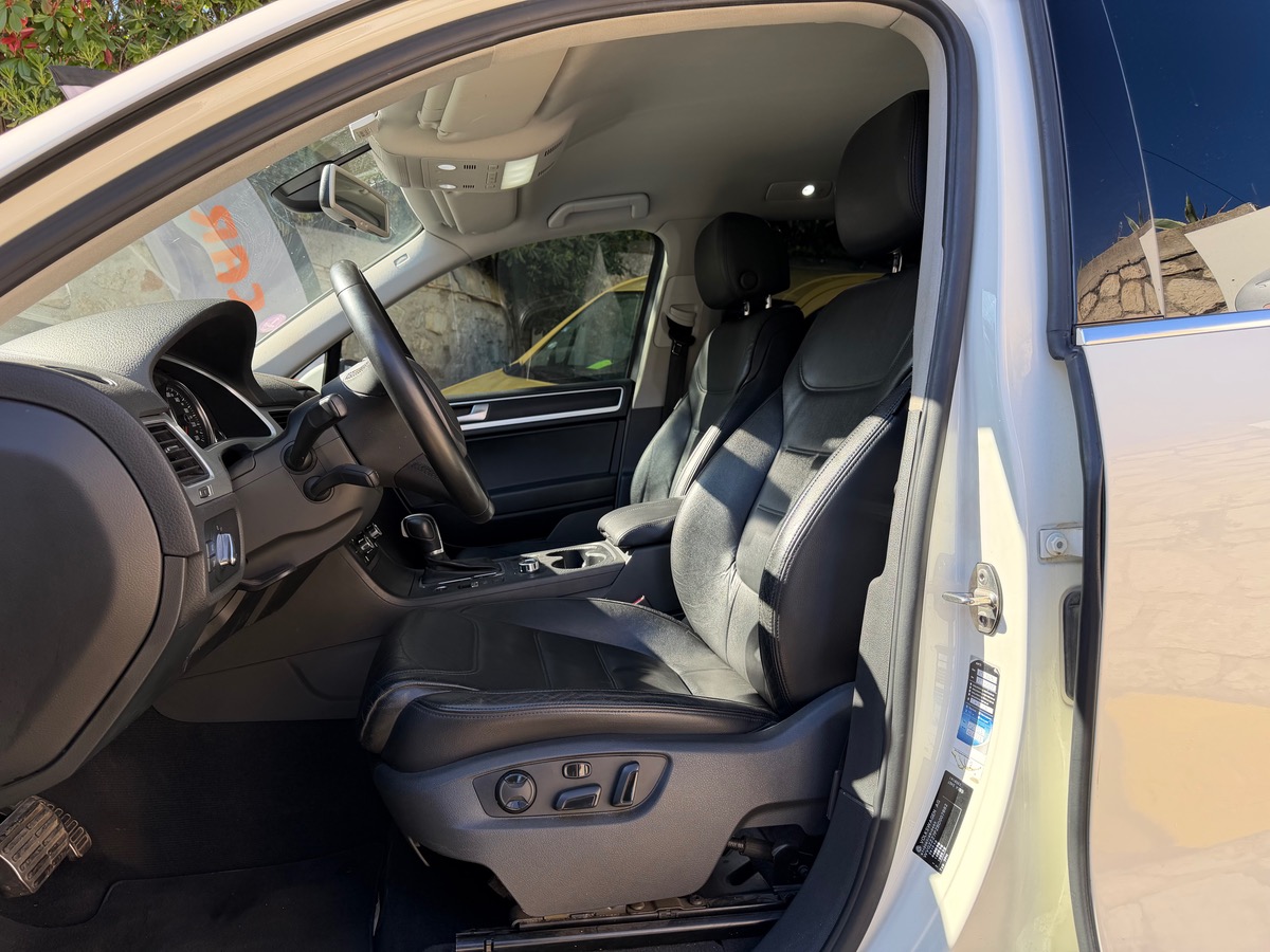 Volkswagen Touareg 3.0 TSI V6 379 CV Hybrid / Jantes Noires / Gps / Carat Edition