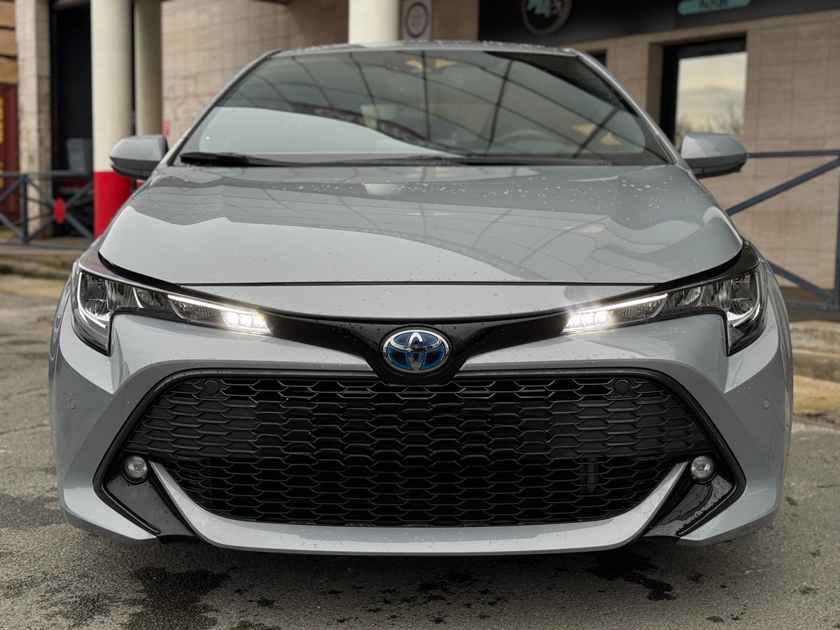 Toyota Corolla Dynamic business 1.8 VVT-i 122 HSD