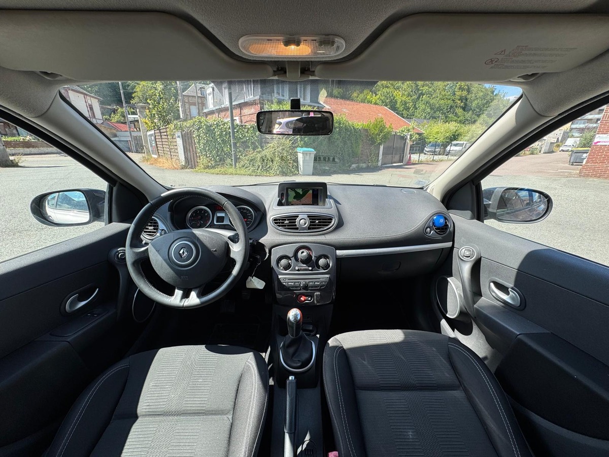 RENAULT Clio III 1.2 75ch 5portes Edition 20 ans - Garantie