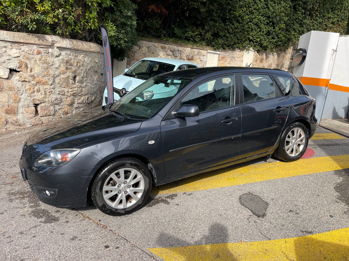 Mazda 3 1.6 i 105 CV / Phase 2 / 5 Portes / Boite Auto /