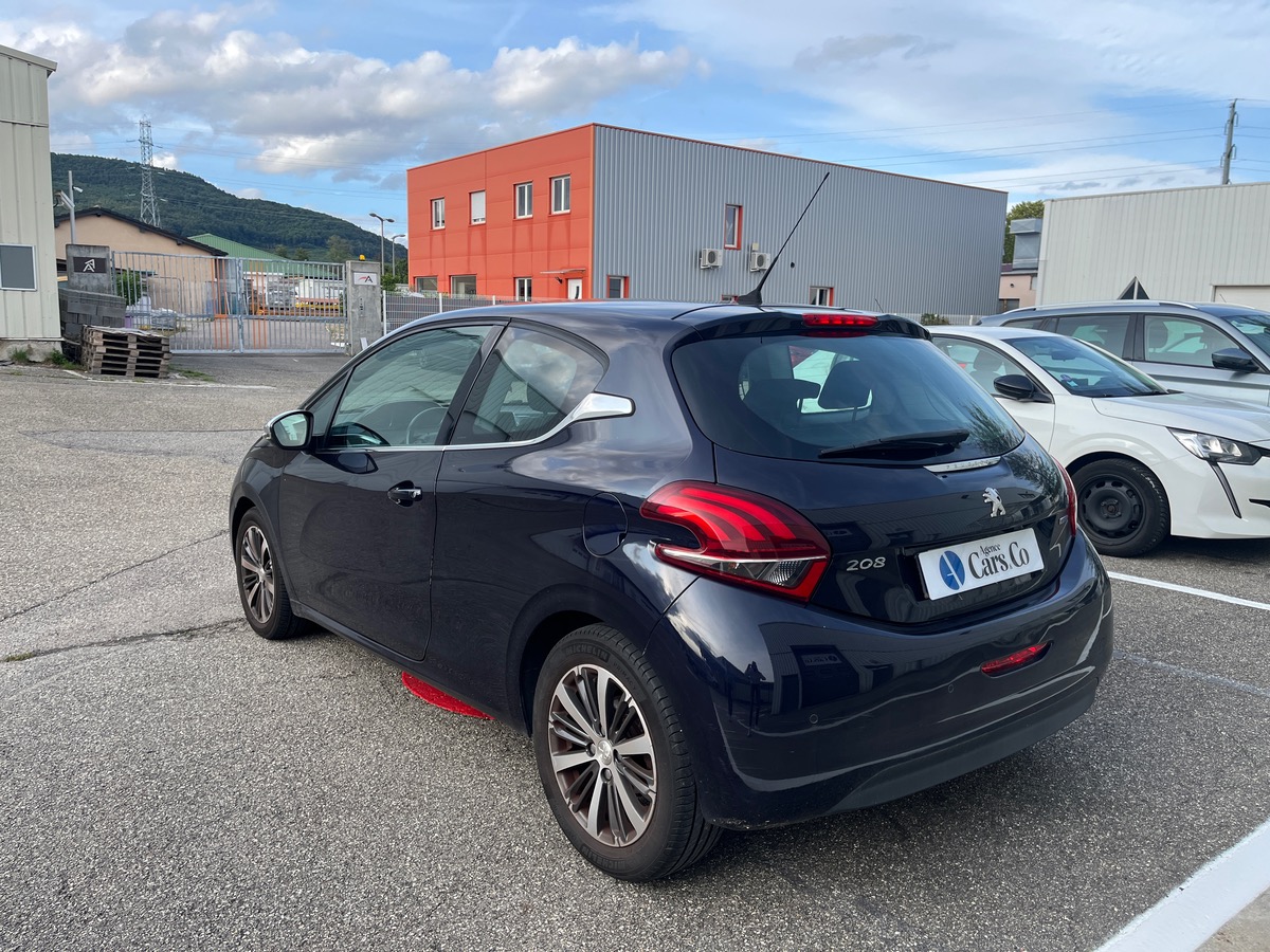 Peugeot 208 1.6 BlueHDI 100ch ALLURE 3P, Courroie de distribution OK, CarPlay, Caméra de recul, GPS