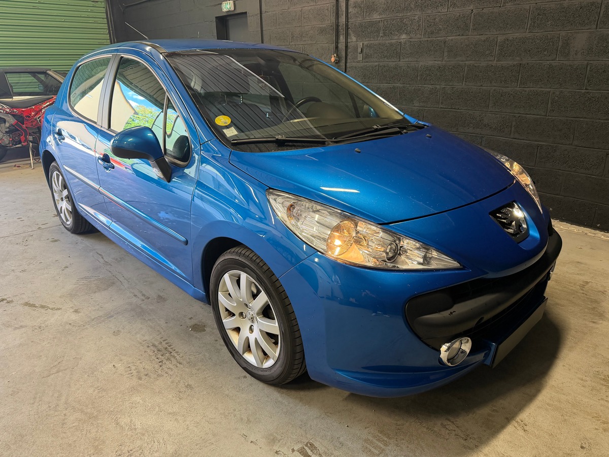 Peugeot 207 1.6 VTI 120CH Premium Pack / 5 portes / Clim auto