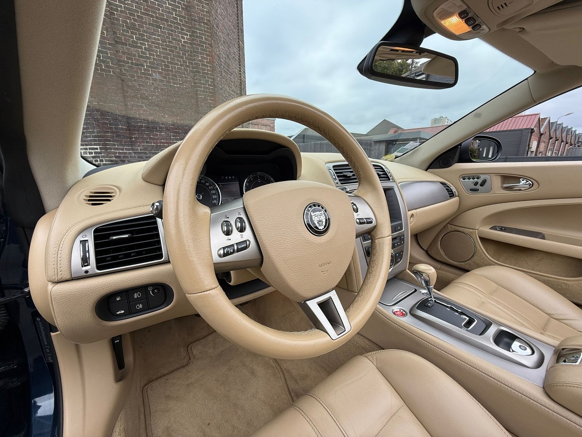 Jaguar XK 4.2 V8 Cabriolet 300ch