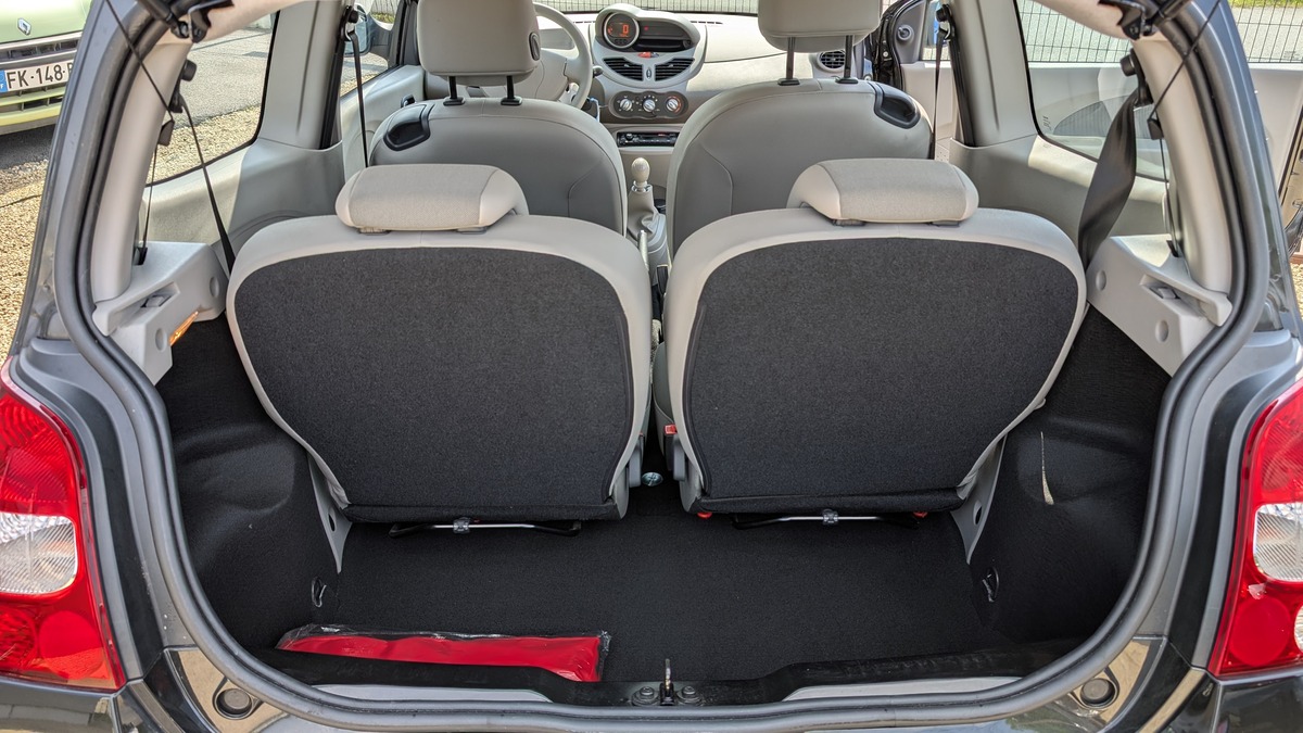RENAULT Twingo II 1.2i 16v 75