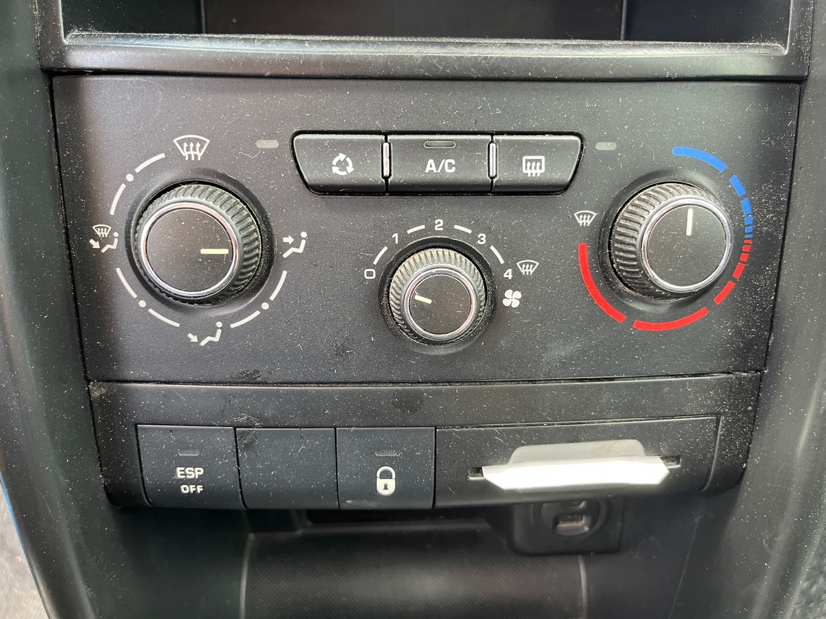 Peugeot 207 1.4 75CH URBAN MOOVE, DISTRIBUTION CHANGEE, TOIT PANORAMIQUE, CLIMATISATION