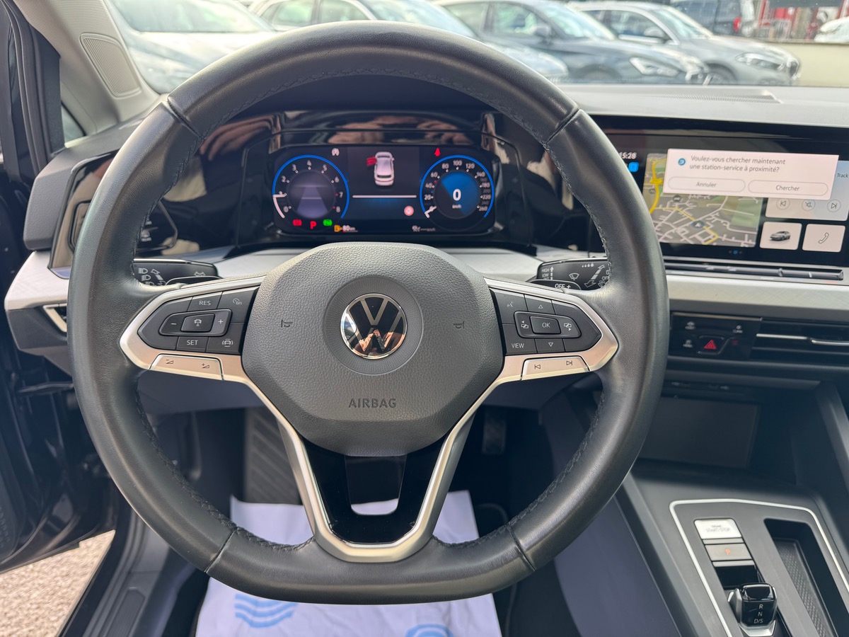 Volkswagen Golf 1.0 eTSI 110 DSG7 Life Business