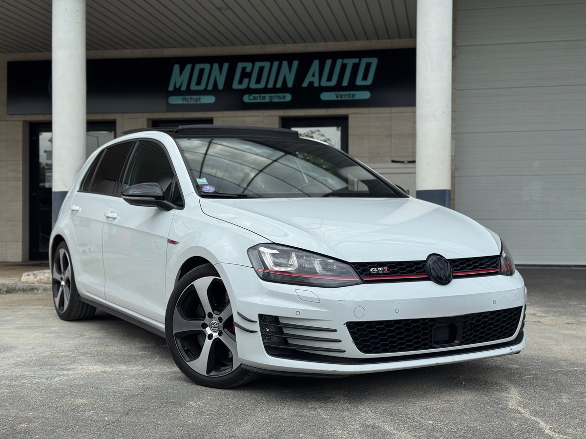 Volkswagen Golf 7 GTI 2.0 TFSI 230 cv BVM6 - Toit Ouvrant
