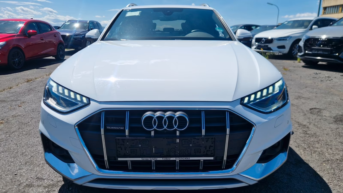 Audi A4 Allroad 40 TDI 204ch Avus quattro S tronic 7/Toit ouvrant/Attelage/Cuir/Caméra