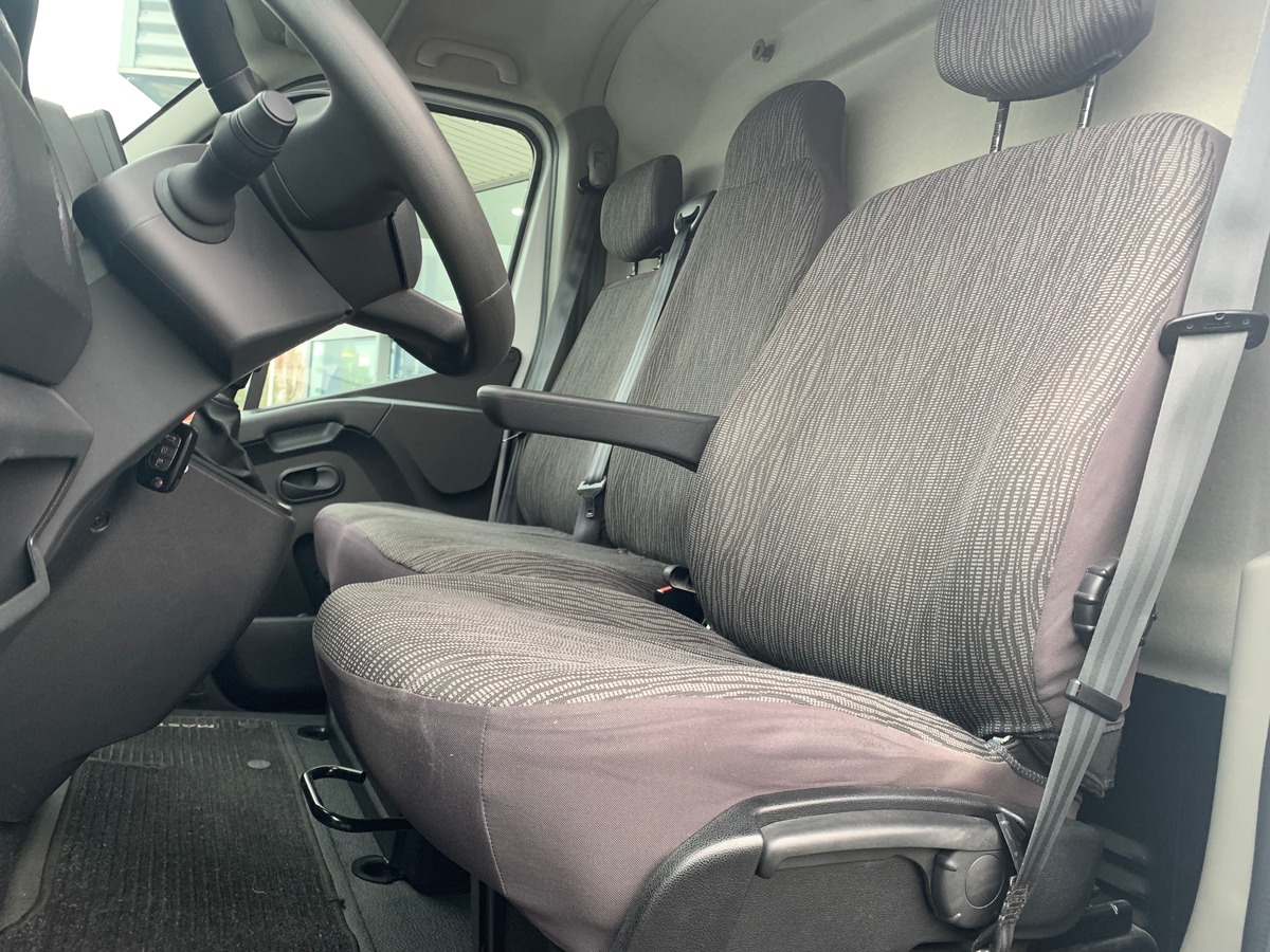 RENAULT Master 180 | L1 H1 | Première MAIN | TVA Récupérable | GRAND CONFORT | Caméra | Attelage