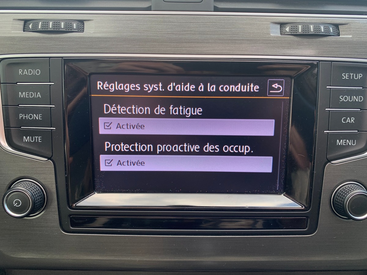 Volkswagen GOLF 7 105 ch | Confortline | Toit ouvrant | Régulateur de vitesse | Radar avant et arriére