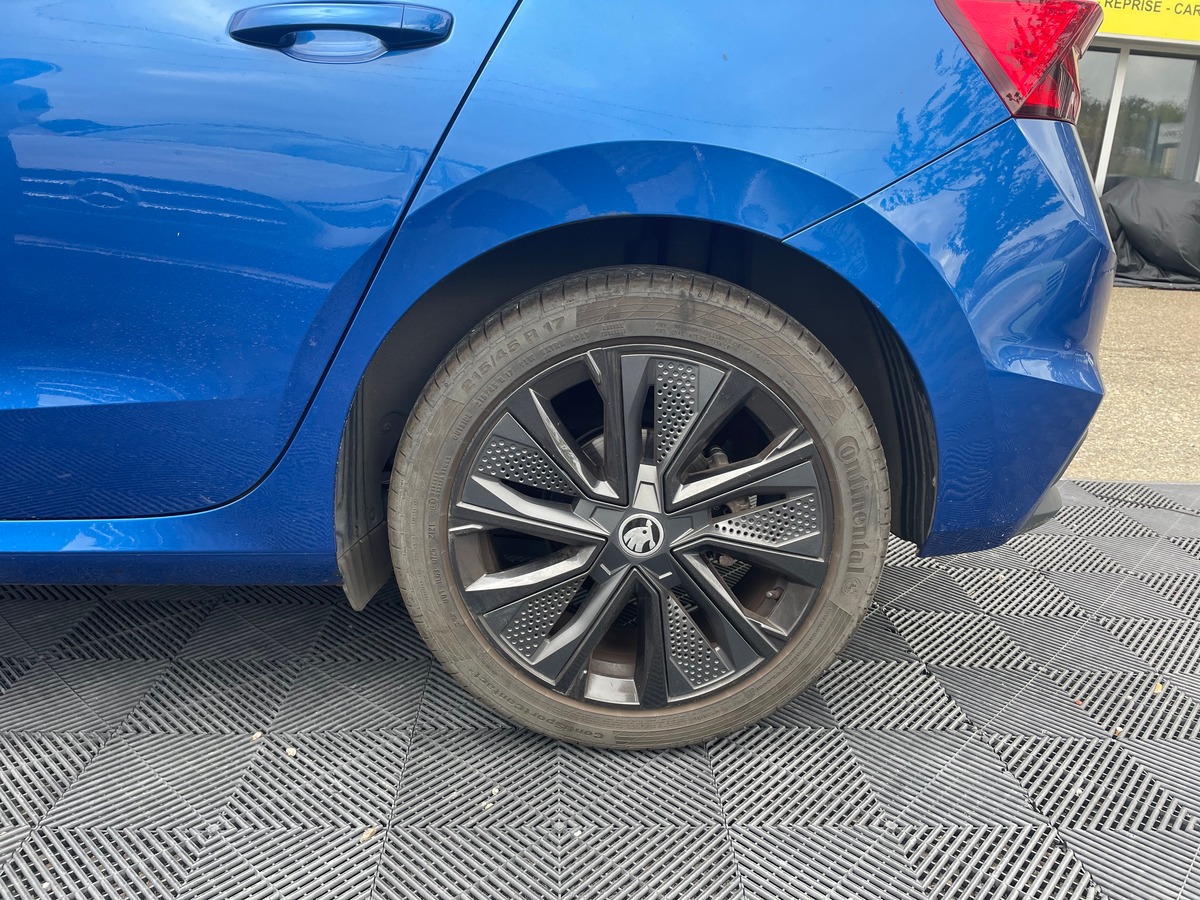 Skoda Fabia 1.0 TSi 110 cv Boîte auto RIEN A PREVOIR - TOIT PANORAMIQUE - CARPLAY - CAMERA DE RECUL