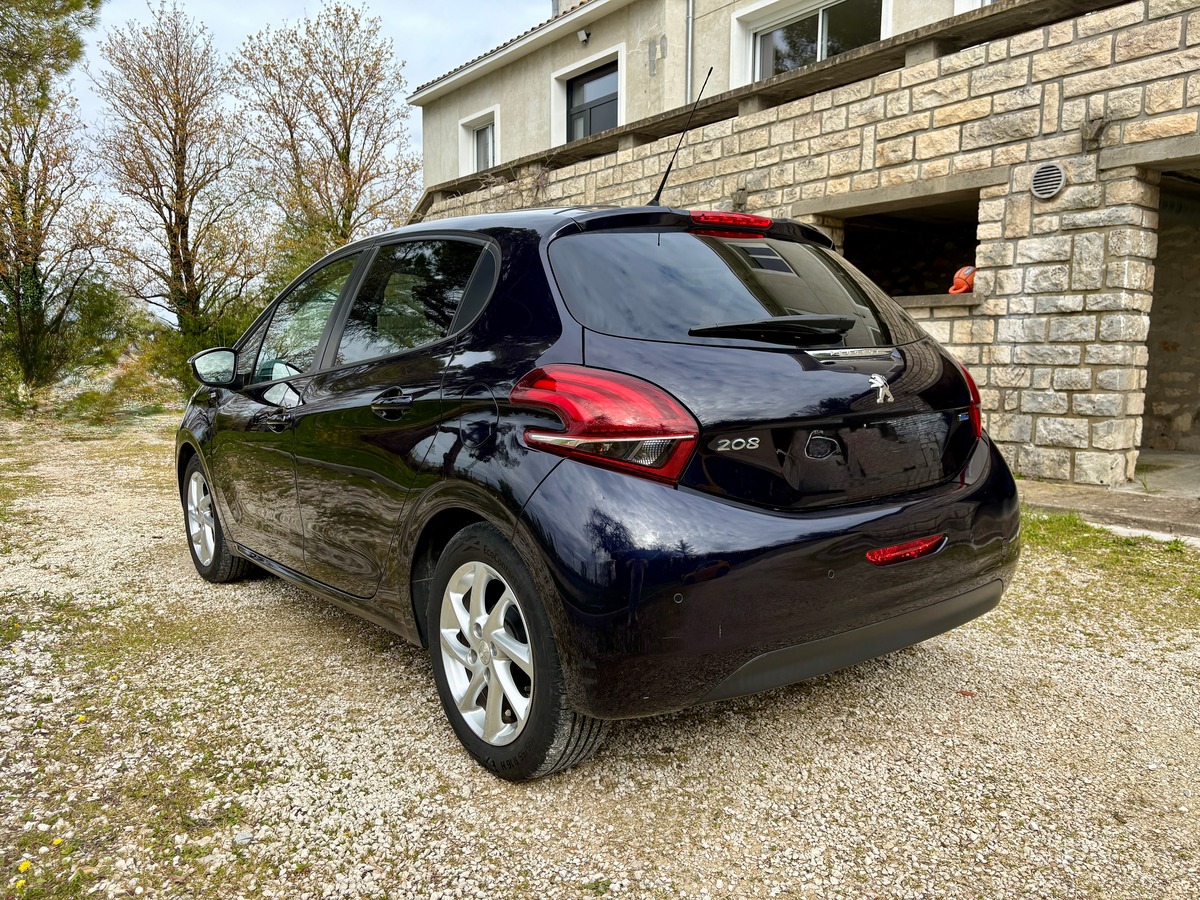 Peugeot 208 VTI - 82CH - STYLE - DISTRIBUTION OK