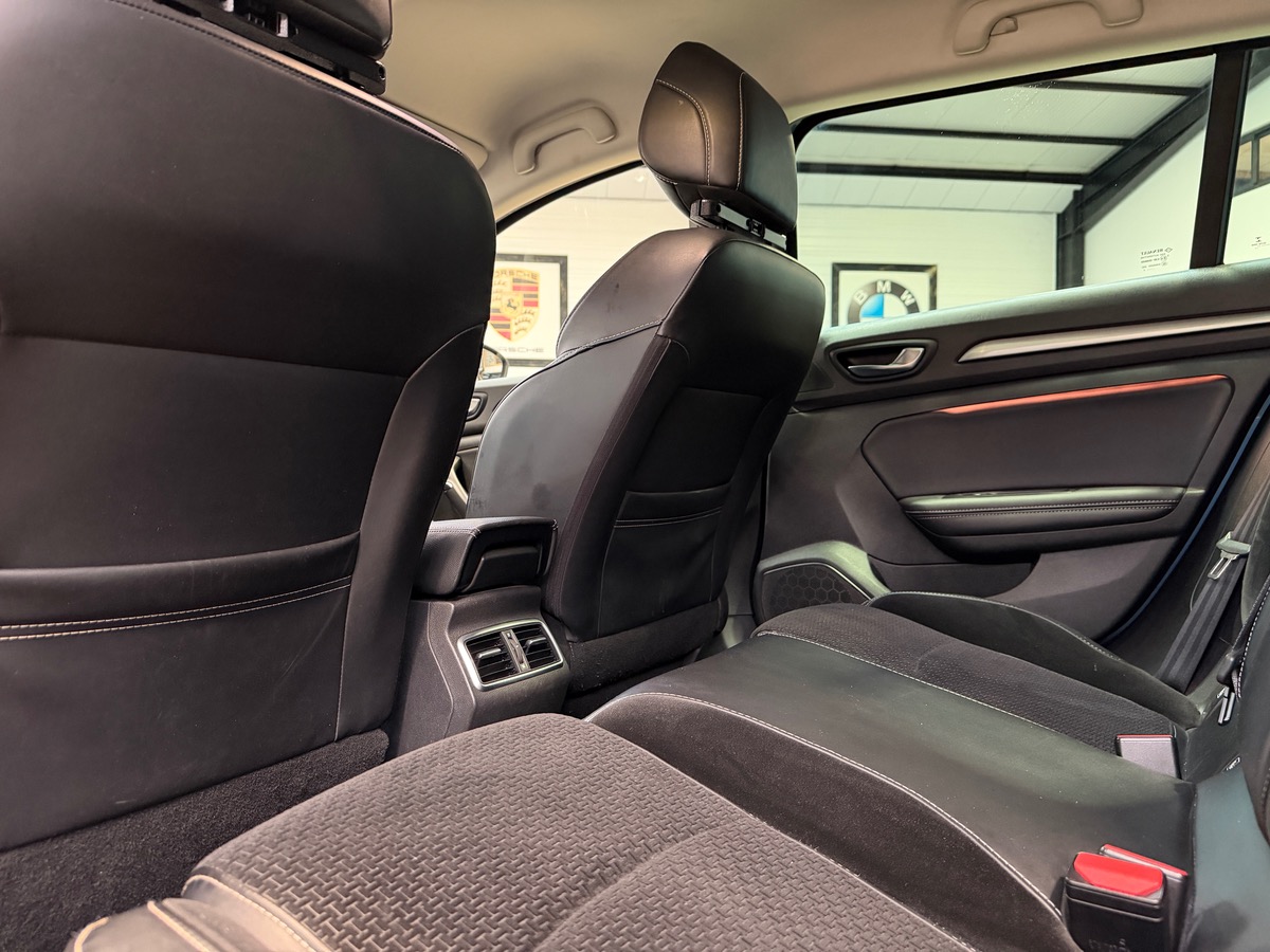 RENAULT Megane Estate IV DCI 130 cv Energy Intens / Attelage / Hifi BOSE / Caméra