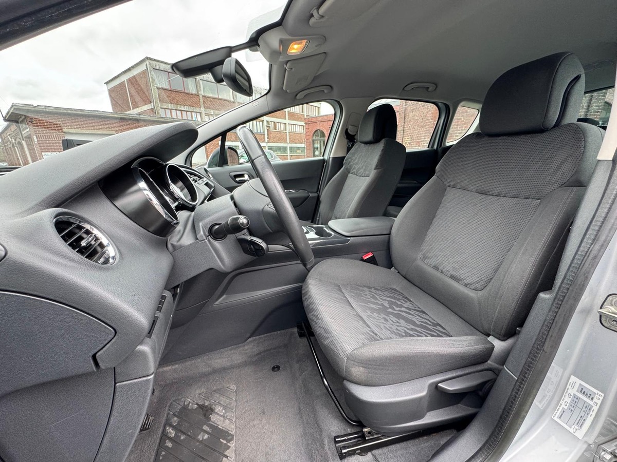 Peugeot 3008 1.6 HDi Access - ATTELAGE - Révisé - Garantie