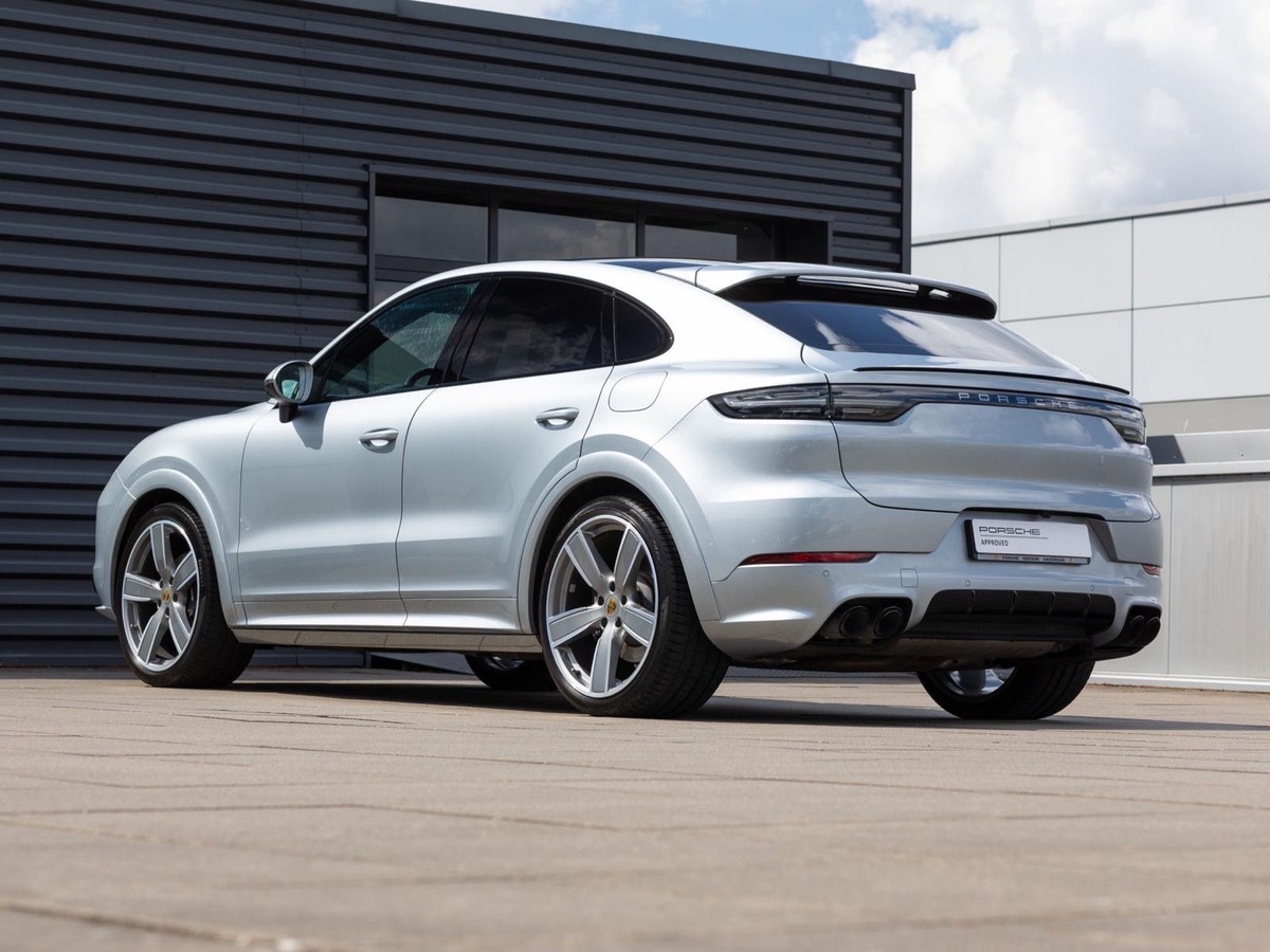 Porsche Cayenne COUPE E-HYBRID 462 FULL