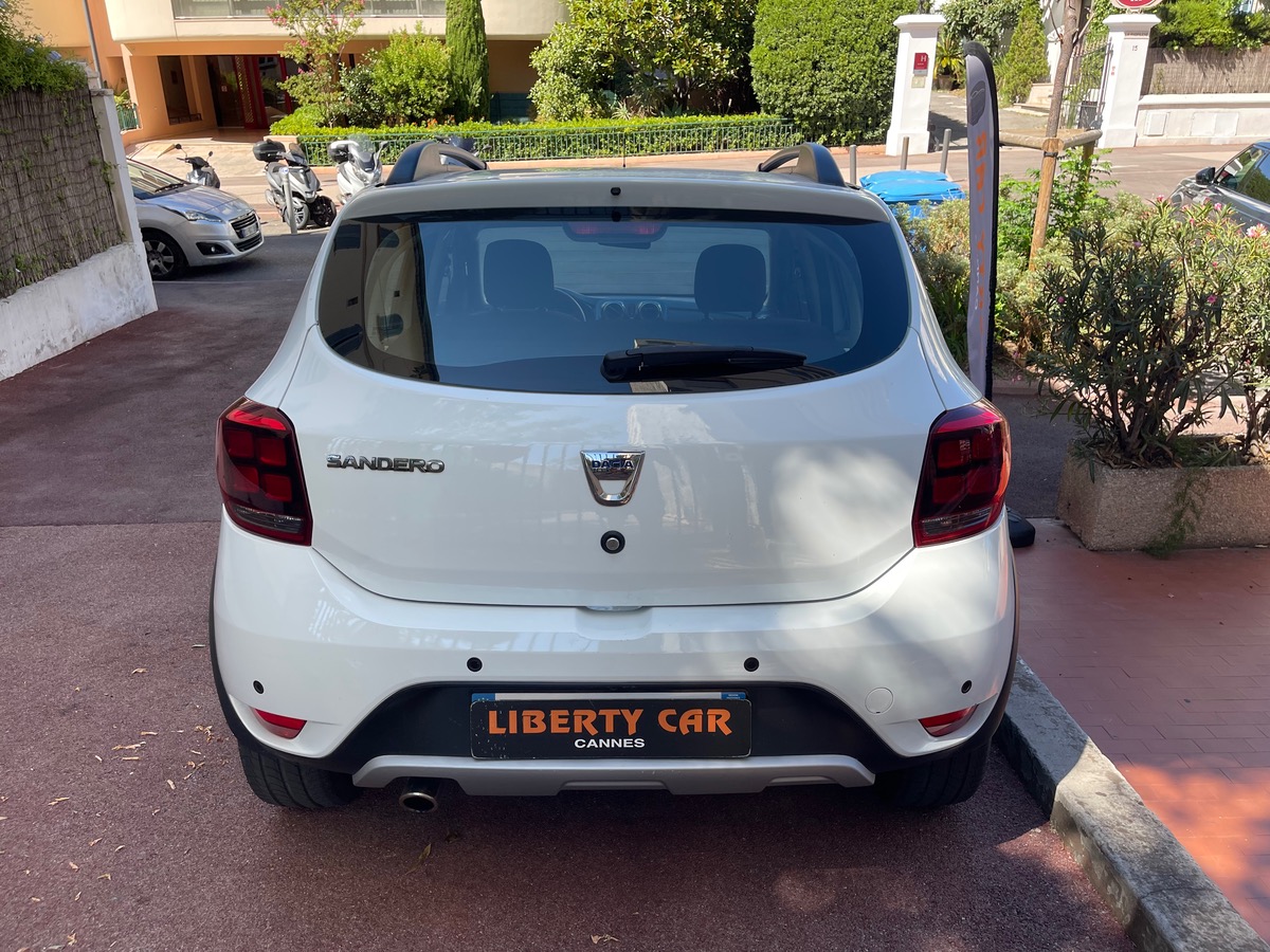 Dacia Sandero Stepway 90 CV Boîte auto / KM Réel / Edition 15 ANS / Caméra / GPS